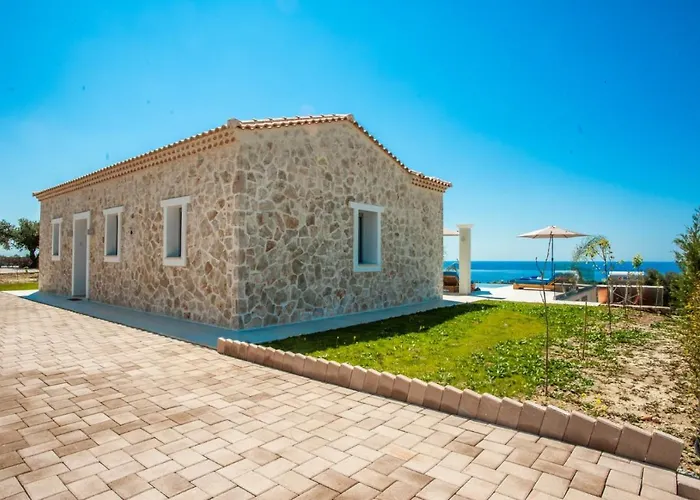 Natural Stone Kefalonia * トラペザキ